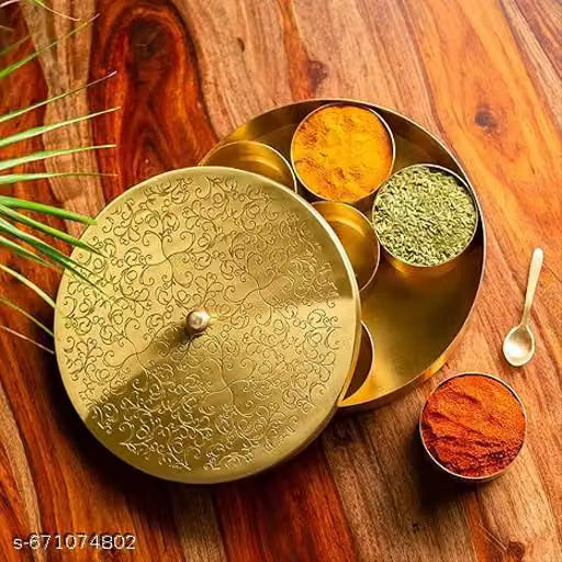 Gold-Finish Spice Box with 7 Detachable 100 ml Containers