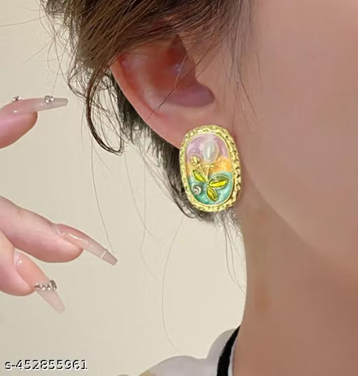 White Floral Korean Stud Earrings