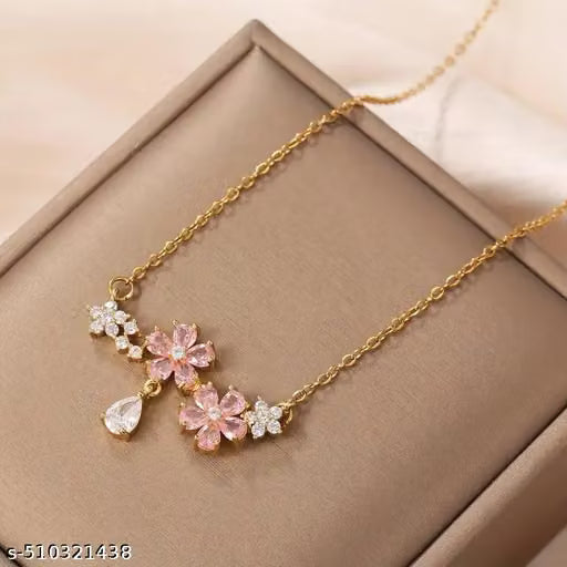 Minimal Gold Pendant Chain Necklace