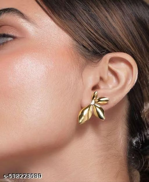 Golden Minimalist Fashion Earrings